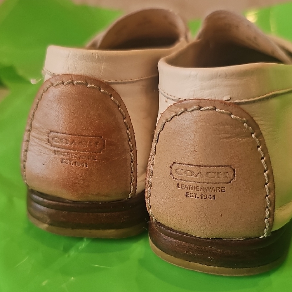 Coach Cream Moccasin-Style Flats with Classic Design - Picture 17 of 17